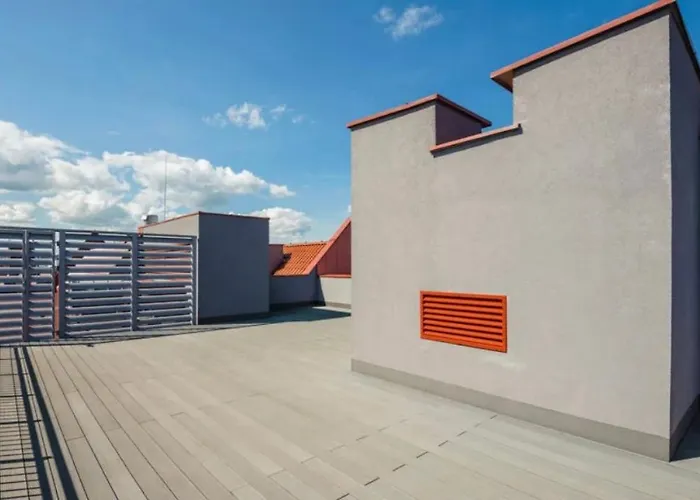 Center Wellness Parking Waterlane Island