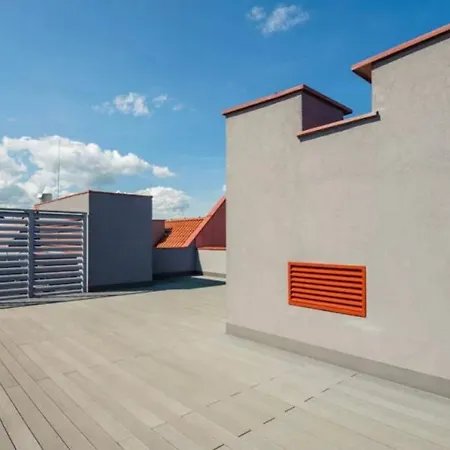 Center Wellness Parking Waterlane Island