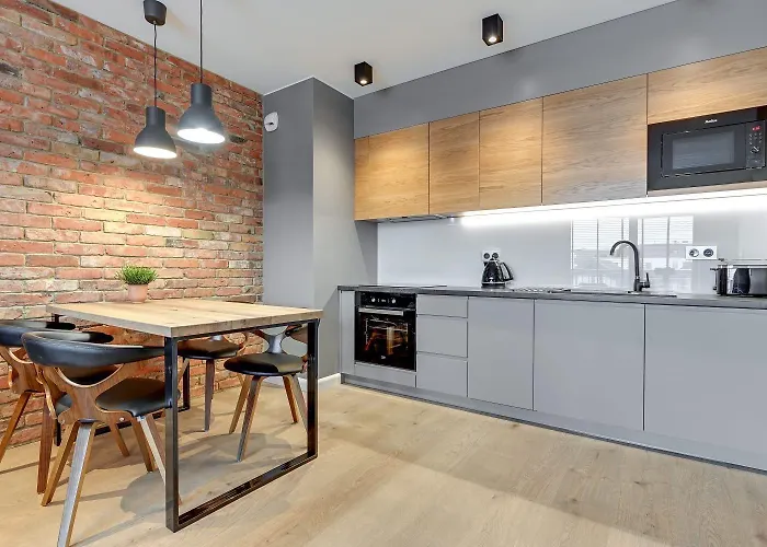 Center Wellness Parking Waterlane Island